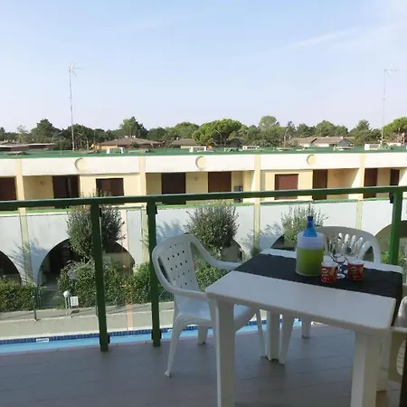 Family-friendly Poolside Tranquility Apartment Bibione