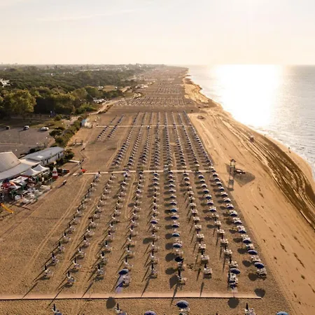 Family-friendly Poolside Tranquility