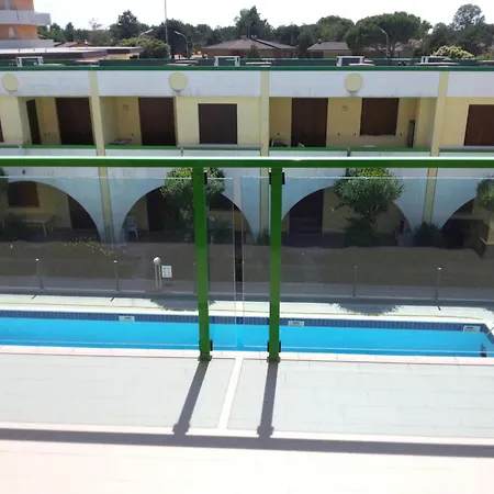 Family-friendly Poolside Tranquility Apartment Bibione