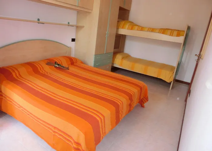 Daire Family-friendly Poolside Tranquility